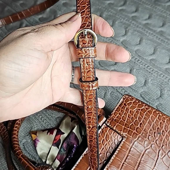 Dana Buchman Purse - Picture 13 of 16